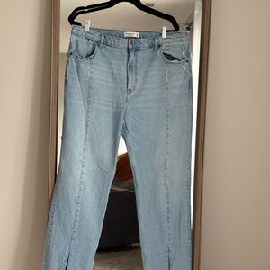 Abercrombie & Fitch Light Wash 90s Straight Jeans
